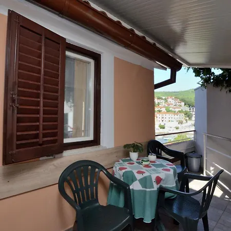 Apartment Lory *