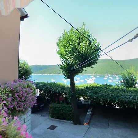 Lory Apartment *