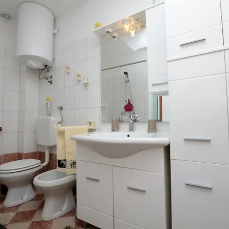 Lory Apartment *
